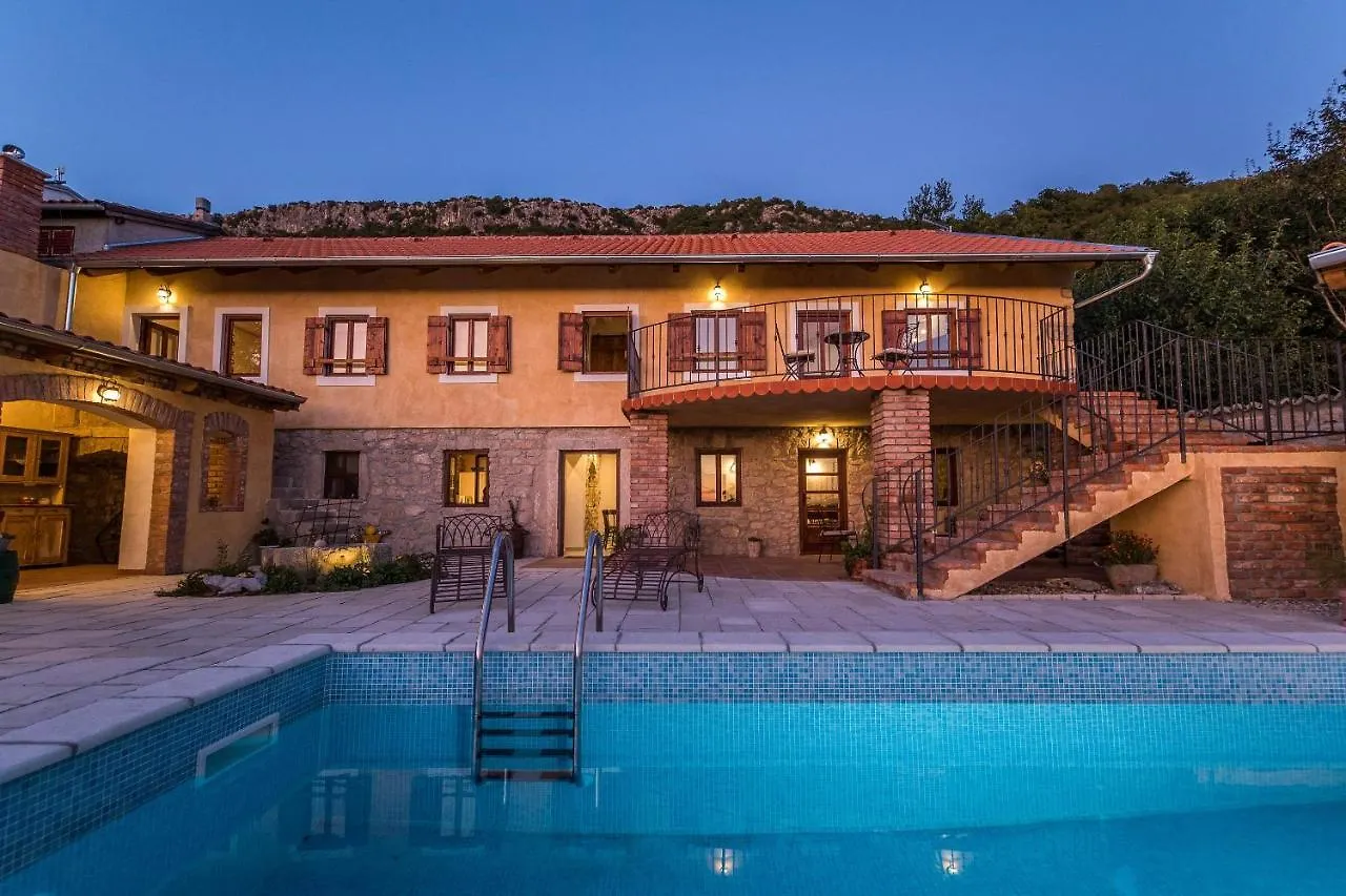 Hacienda Villa Grižane 0*,